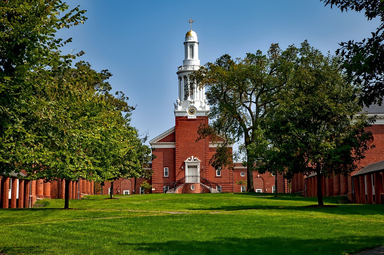 Connecticut educational institutions